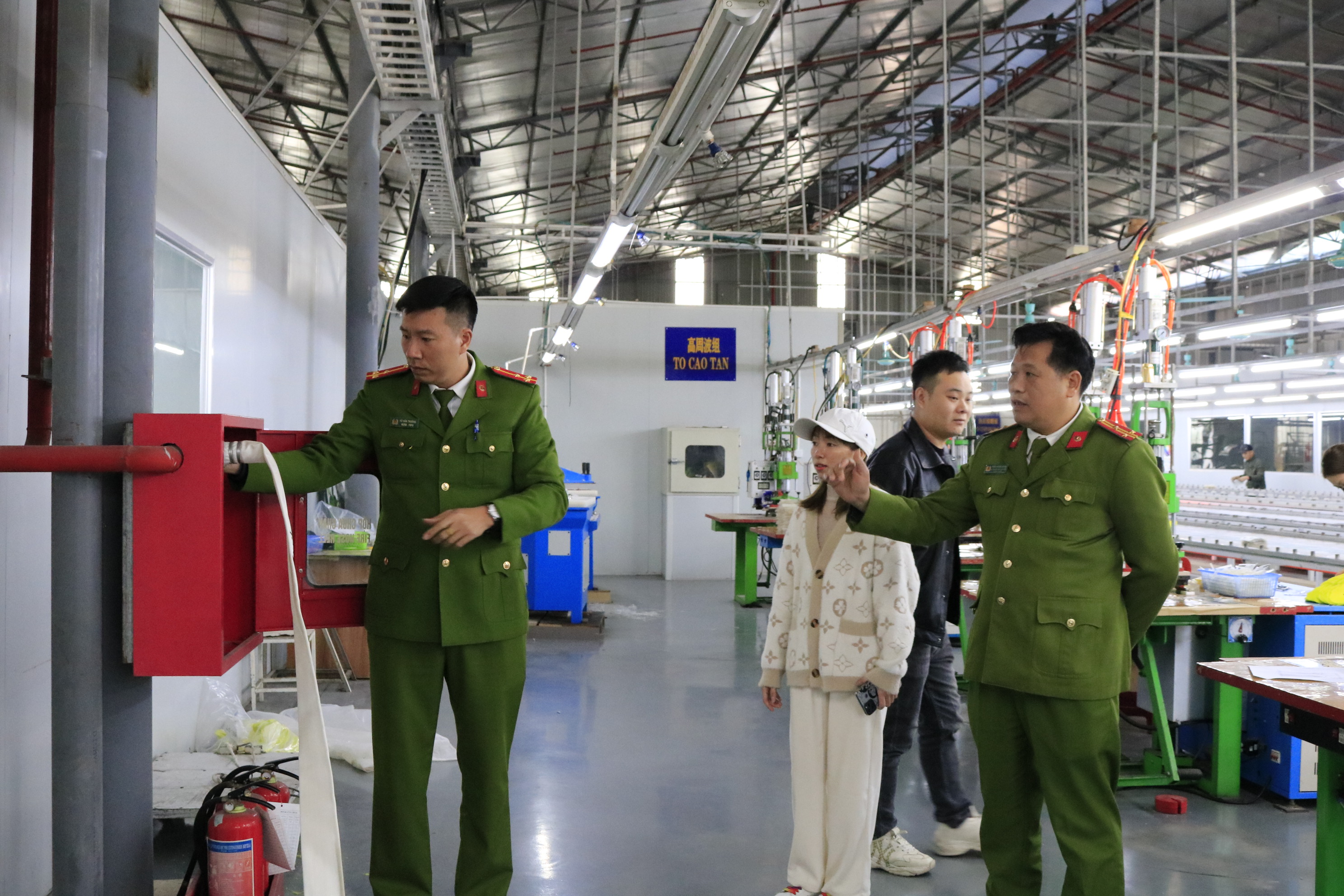 Công an huyện Thủy Nguyên: Kiểm tra về PCCC và CNCH đối với các cơ sở trọng điểm về cháy, nổ trên địa bàn